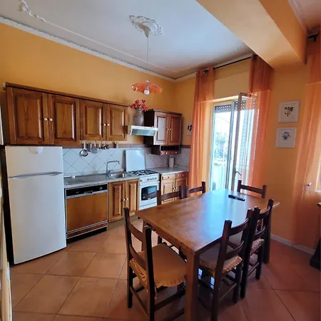 Ekaterina House-grande In Centro * Brolo