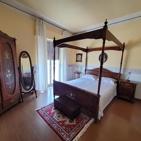 Apartment Ekaterina House-grande In Centro Brolo